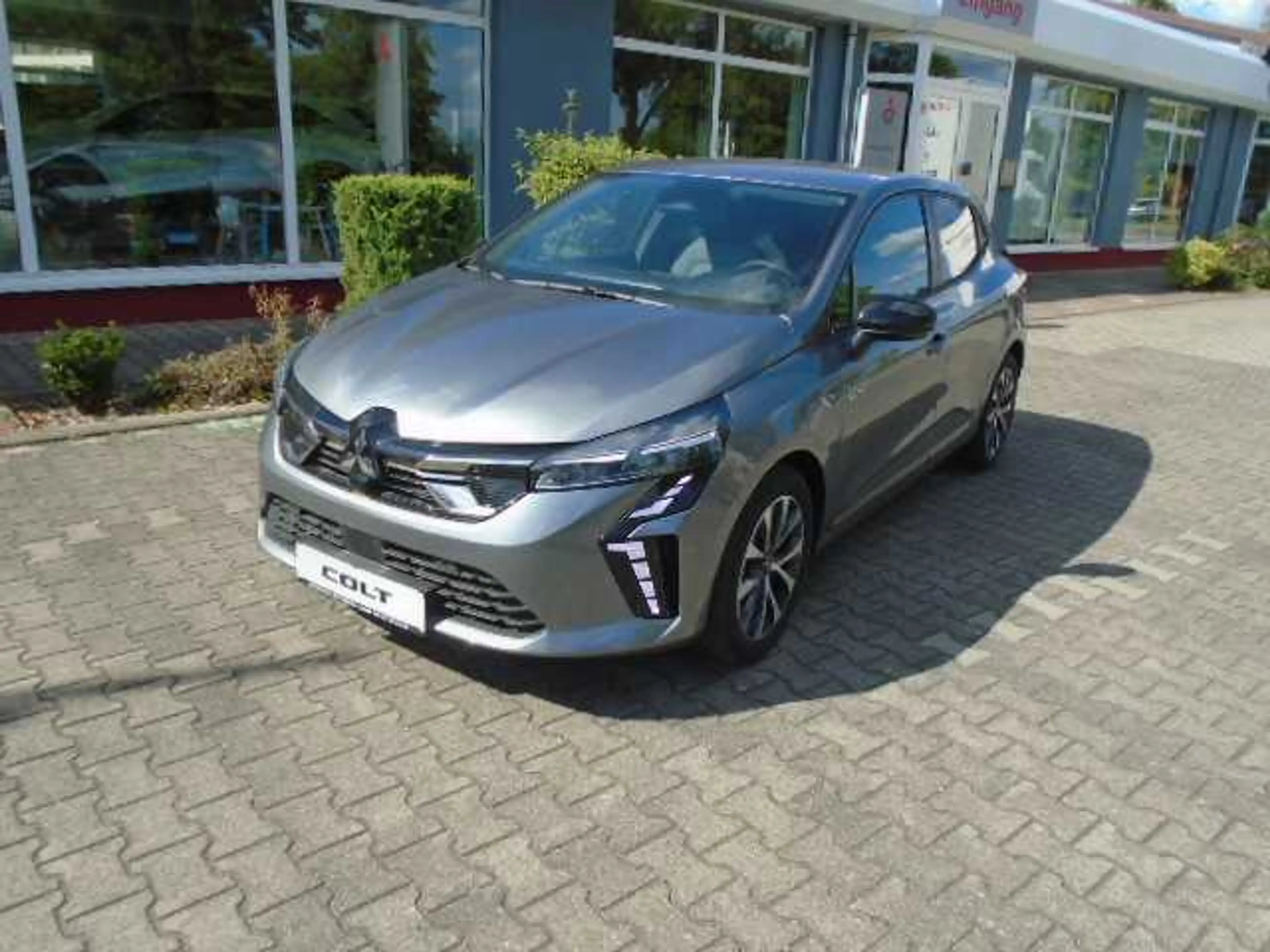 Mitsubishi Colt PLUS 1.6 Hybrid — photo 2