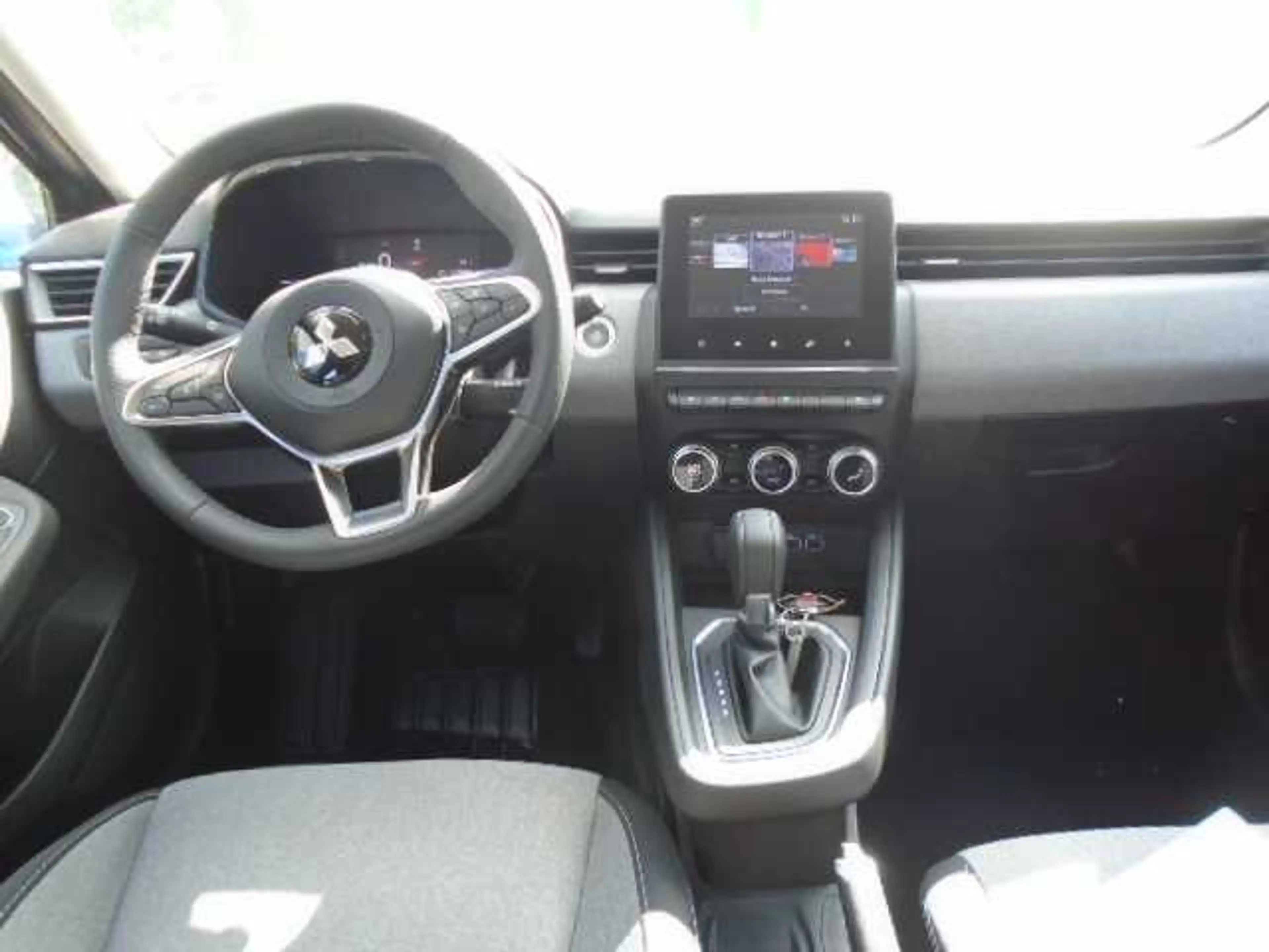 Mitsubishi Colt PLUS 1.6 Hybrid — photo 6