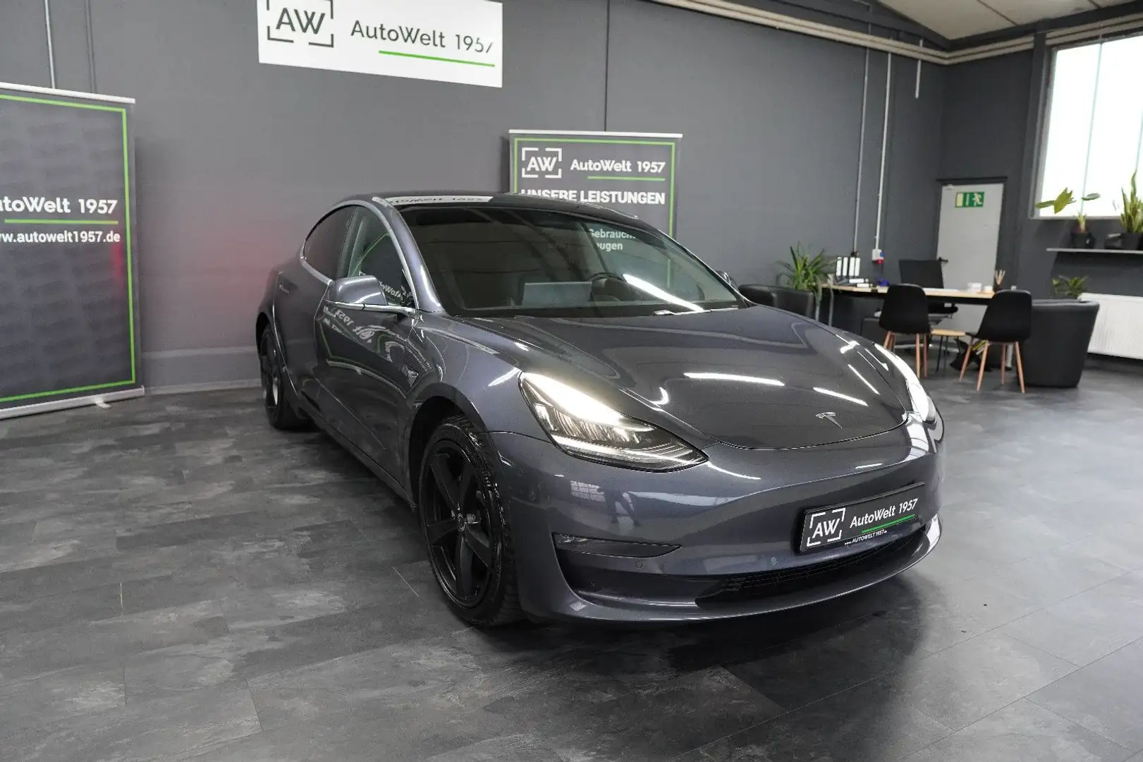 Tesla Model 3 Long Range Dual AWD*PANO*AUTOPILOT 1.0* Grau - 1