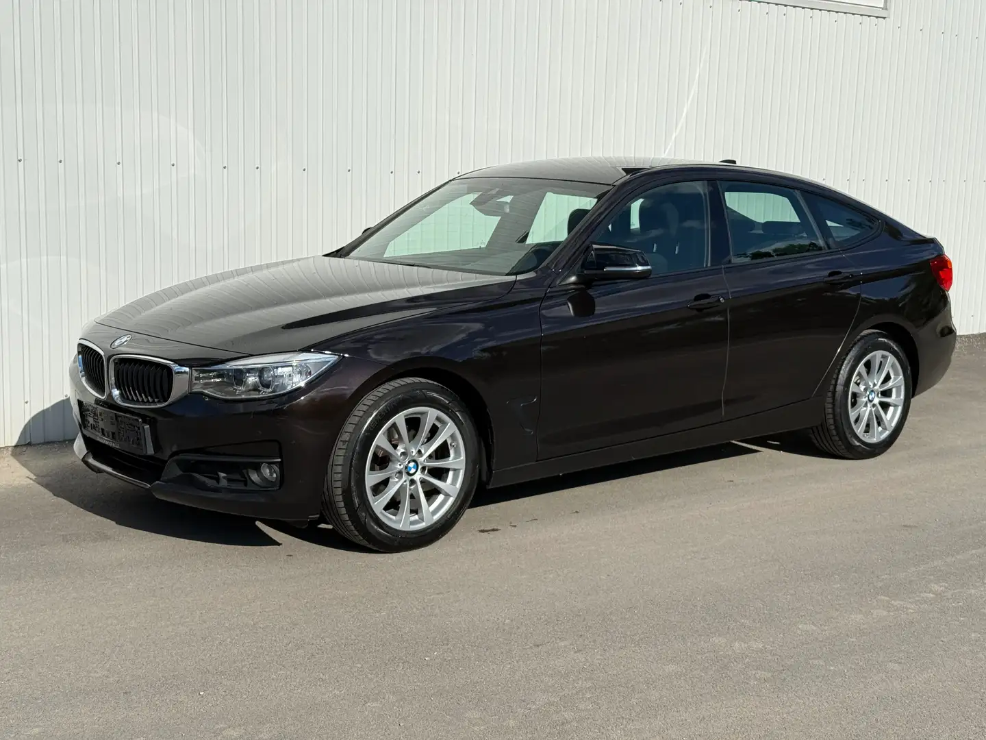 BMW 318 318 d*Navi*PDC*Sitzhzg* Braun - 1