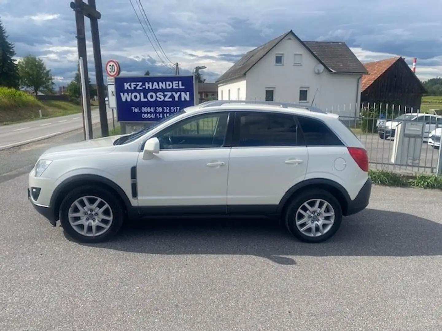 Opel Antara 2,2 CDTI Cosmo4x4 DPF NAVI NEUES PICKERL 3-2026 Weiß - 2