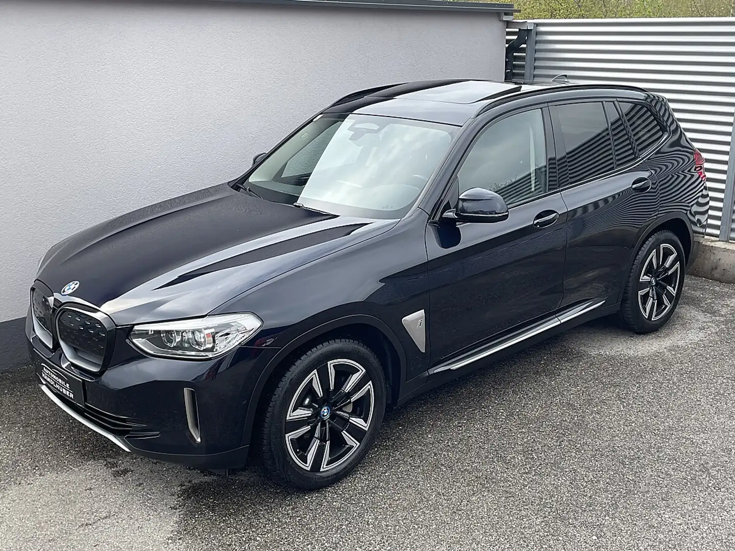 BMW iX3 PANO/LED/NAVIPRO/19"/MEMORY/LEDER/LED/AMBIENTE/... Schwarz - 2
