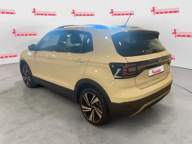 Volkswagen T-Cross view 3