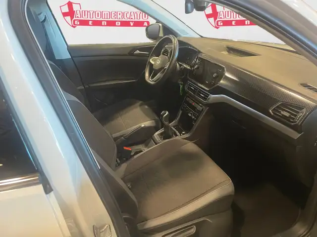 Volkswagen T-Cross view 15