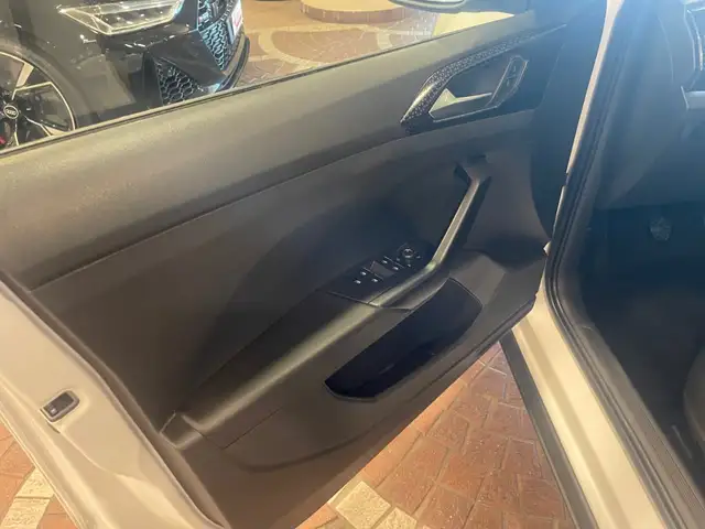 Volkswagen T-Cross view 10