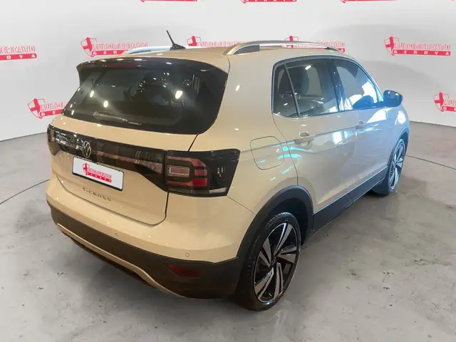 Volkswagen T-Cross view 5