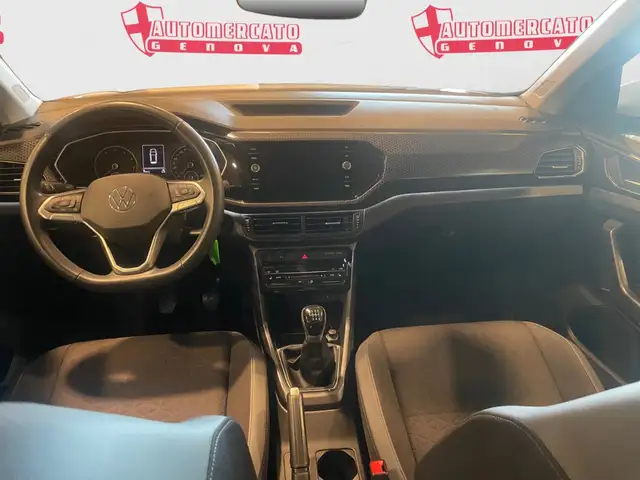 Volkswagen T-Cross view 11