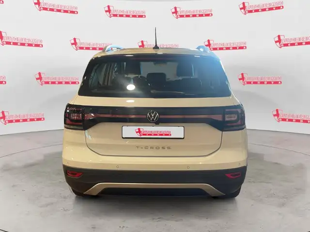 Volkswagen T-Cross view 4