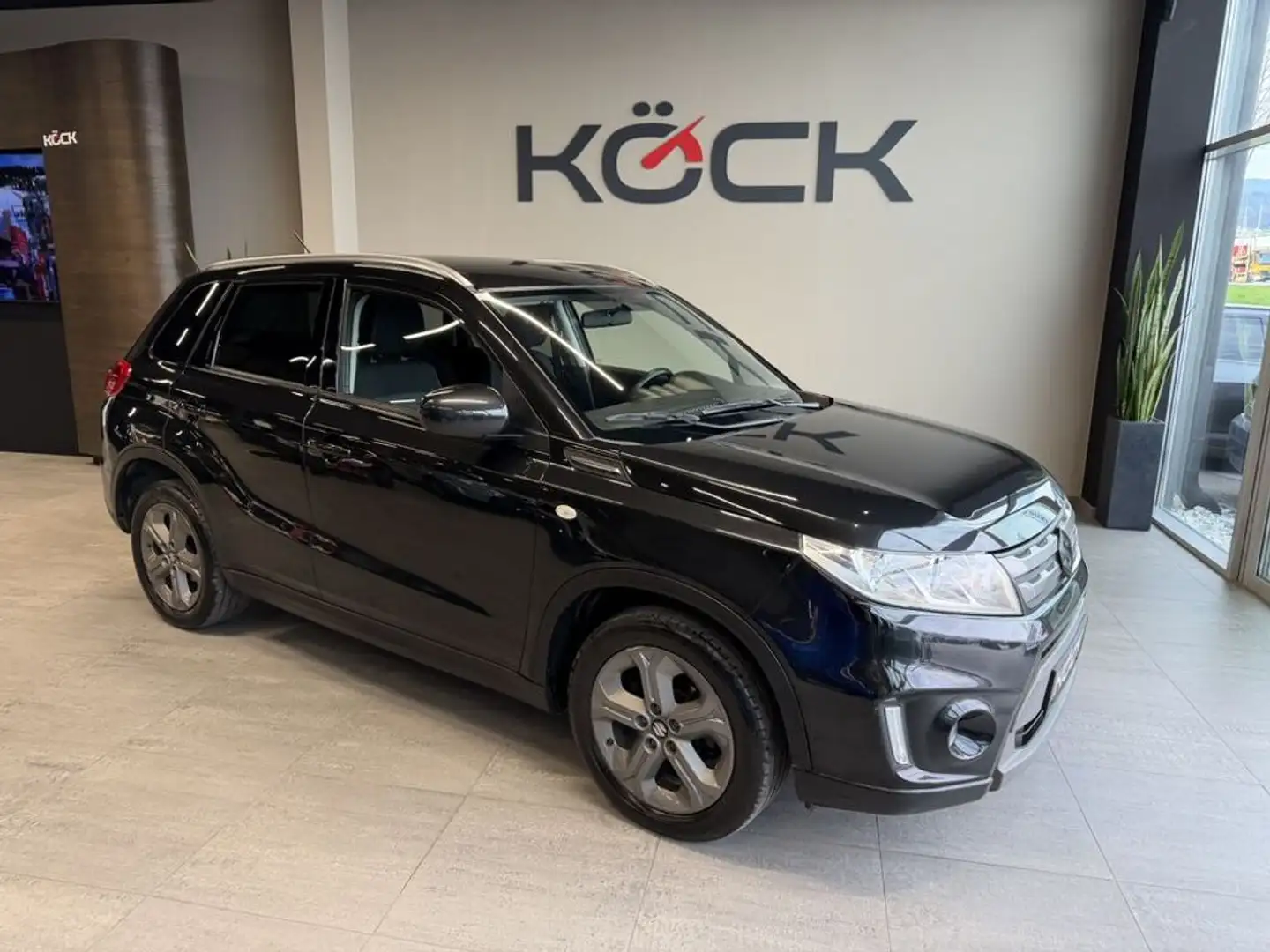 Suzuki Vitara 1.6 DDiS AllGrip Shine Schwarz - 1