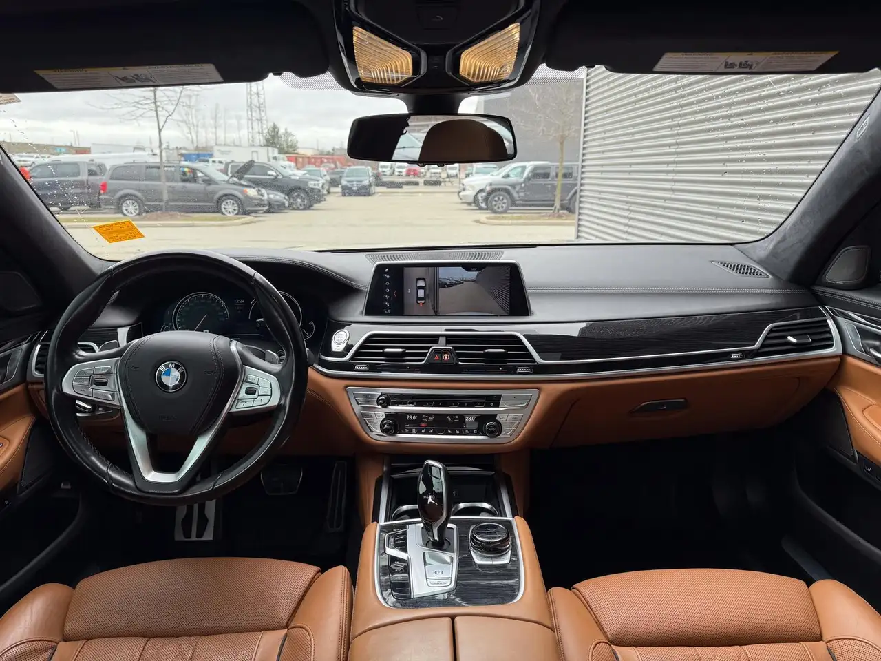 BMW 7 Series снимка BMW 7 Series