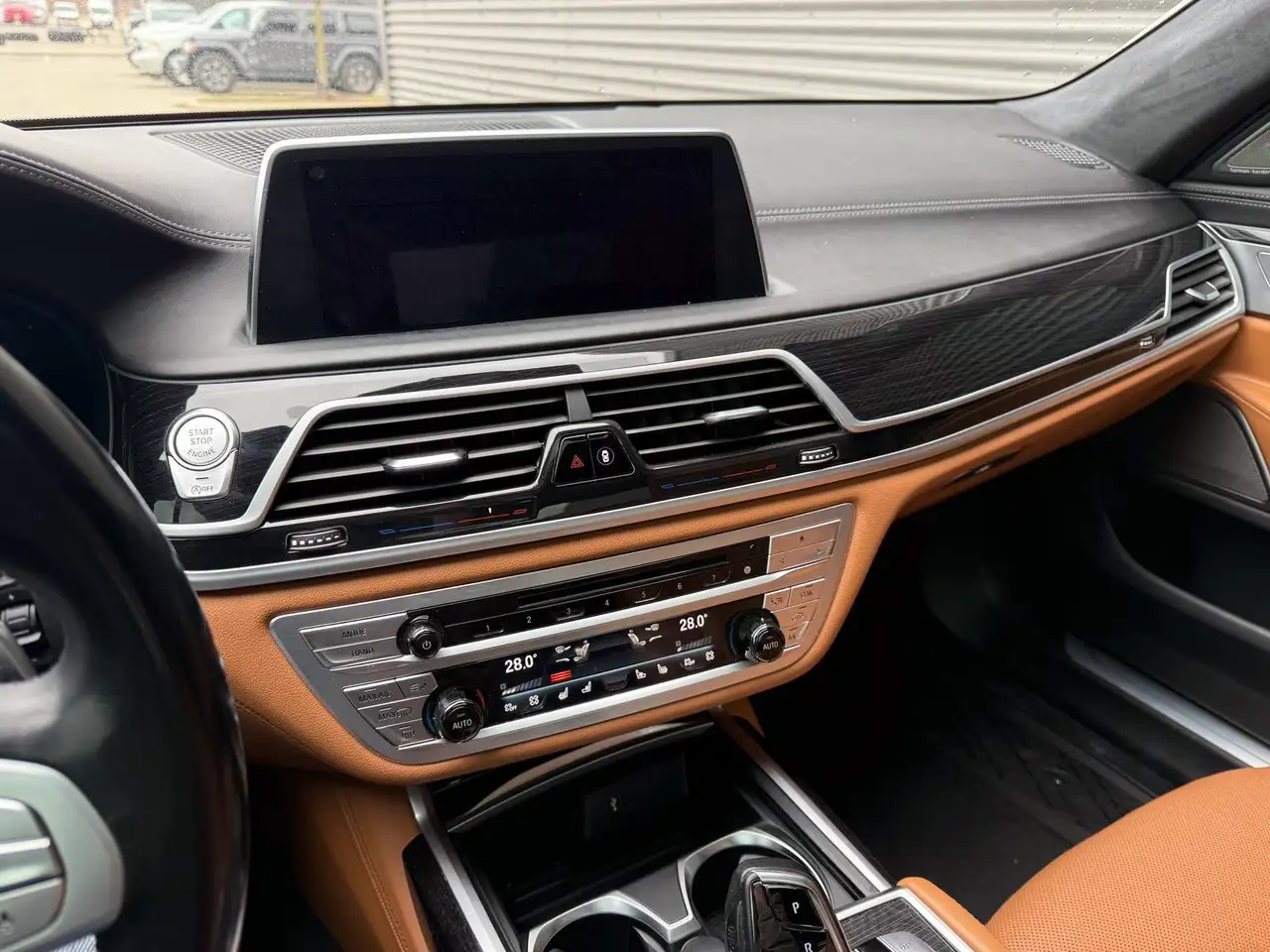 BMW 7 Series снимка BMW 7 Series