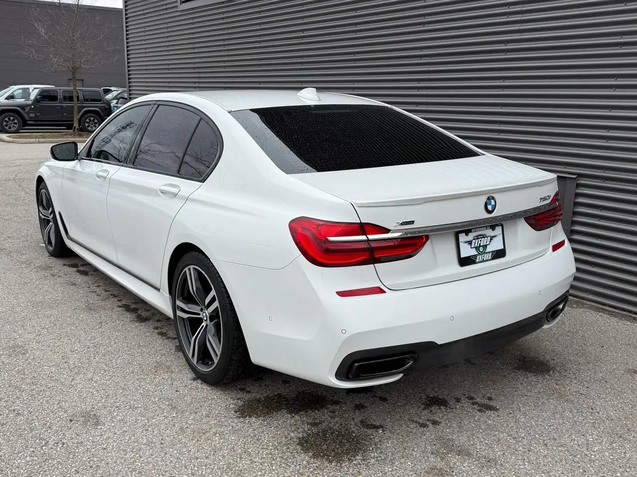 BMW 7 Series снимка BMW 7 Series