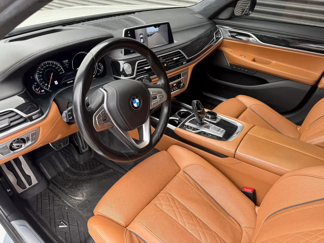 BMW 7 Series снимка BMW 7 Series