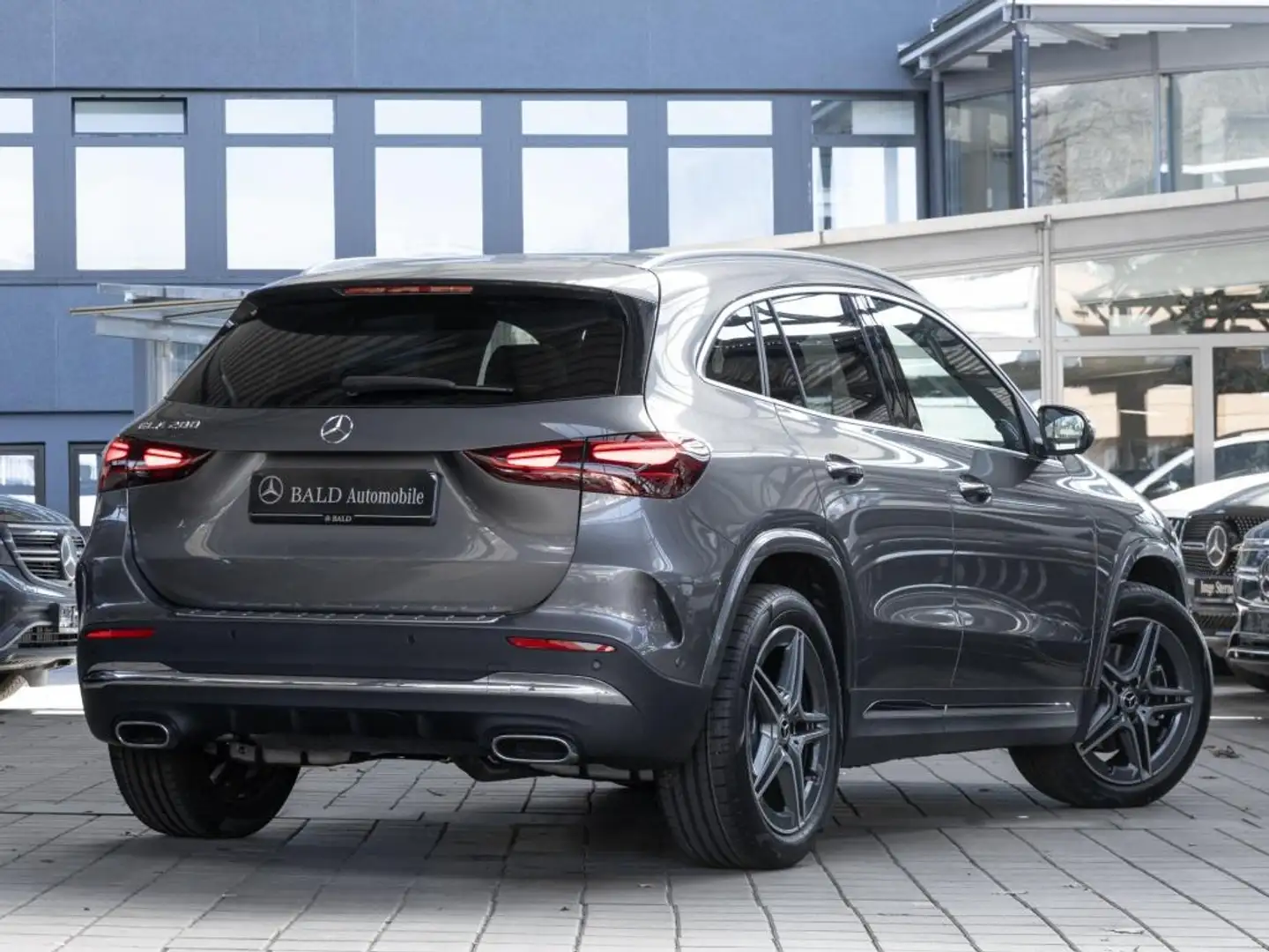 Mercedes-Benz GLA 200 AMG+MBUX+Wide+Pano+Navi+360+MBeam+Totw Gris - 2