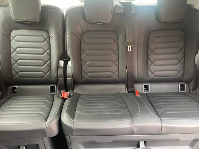 Ford Tourneo Custom view 14