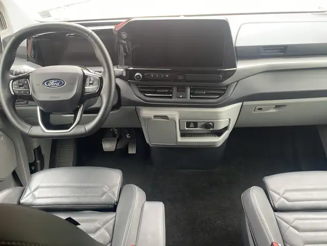 Ford Tourneo Custom view 12