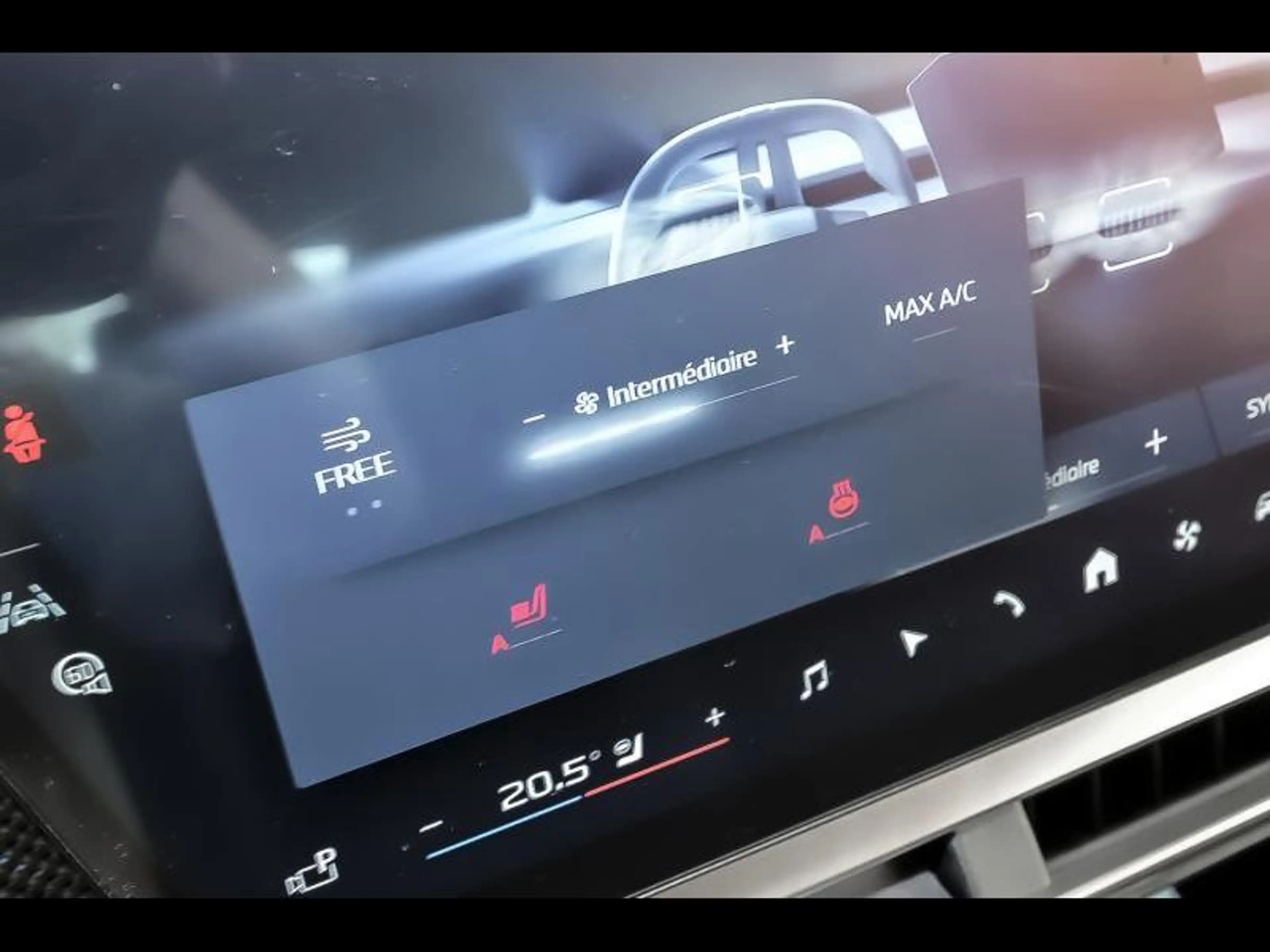 BMW iX3 xDrive50 - Pack Sport M — photo 12