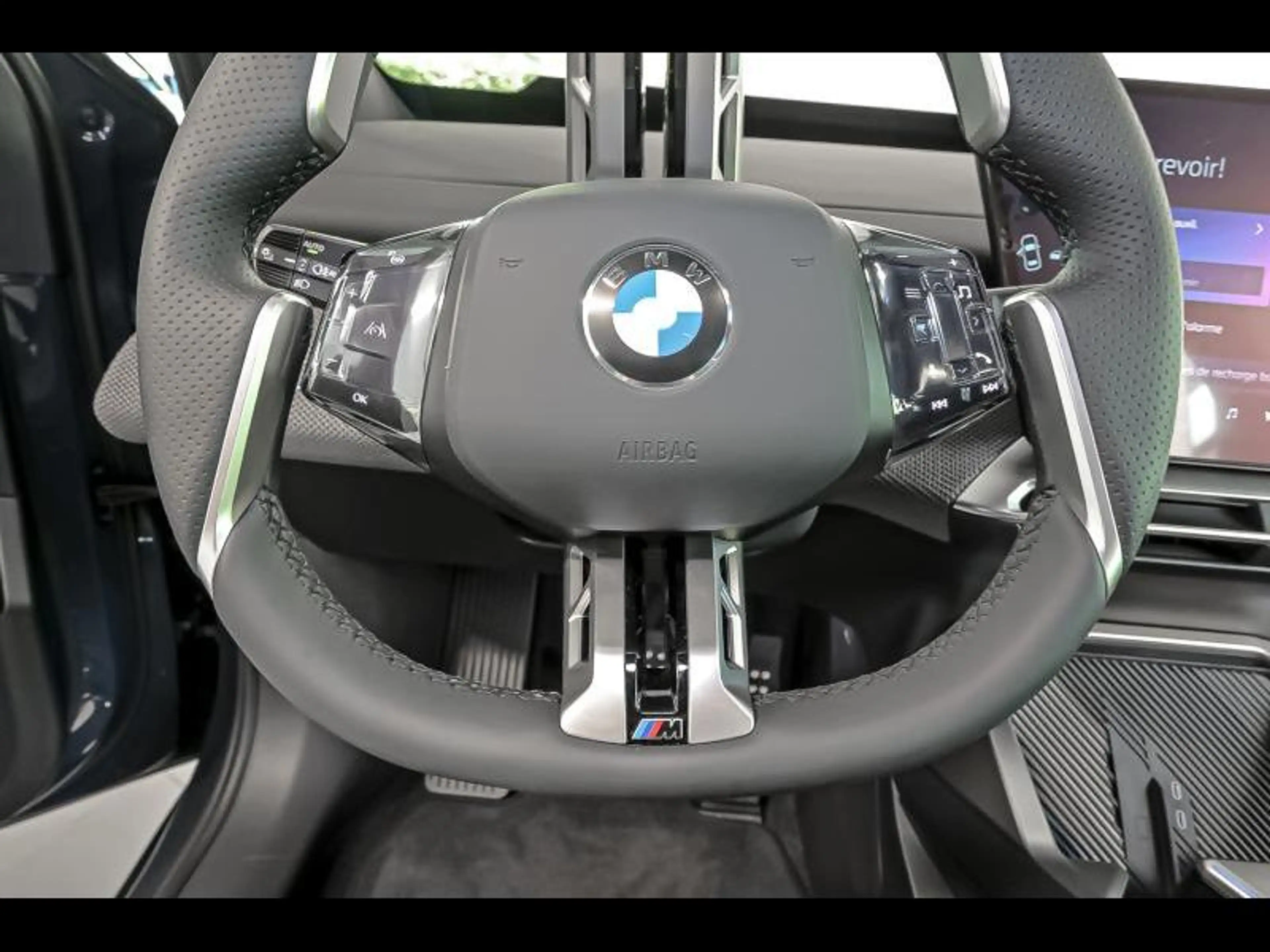 BMW iX3 xDrive50 - Pack Sport M — photo 9