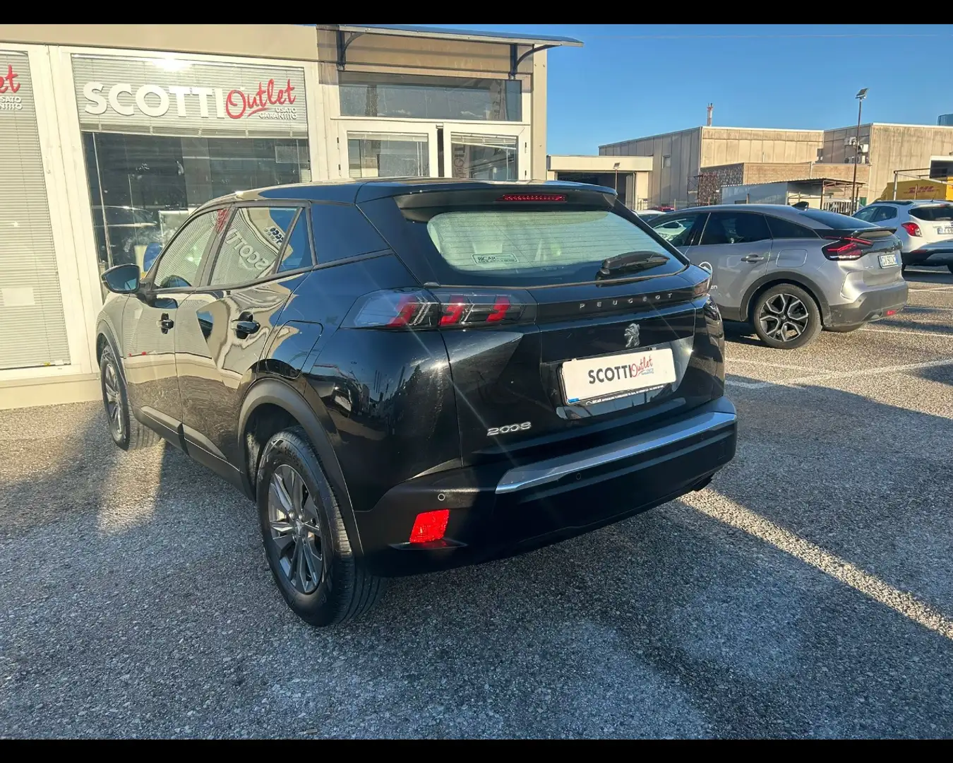Peugeot 2008 PureTech 100 S&S Active Negro - 2
