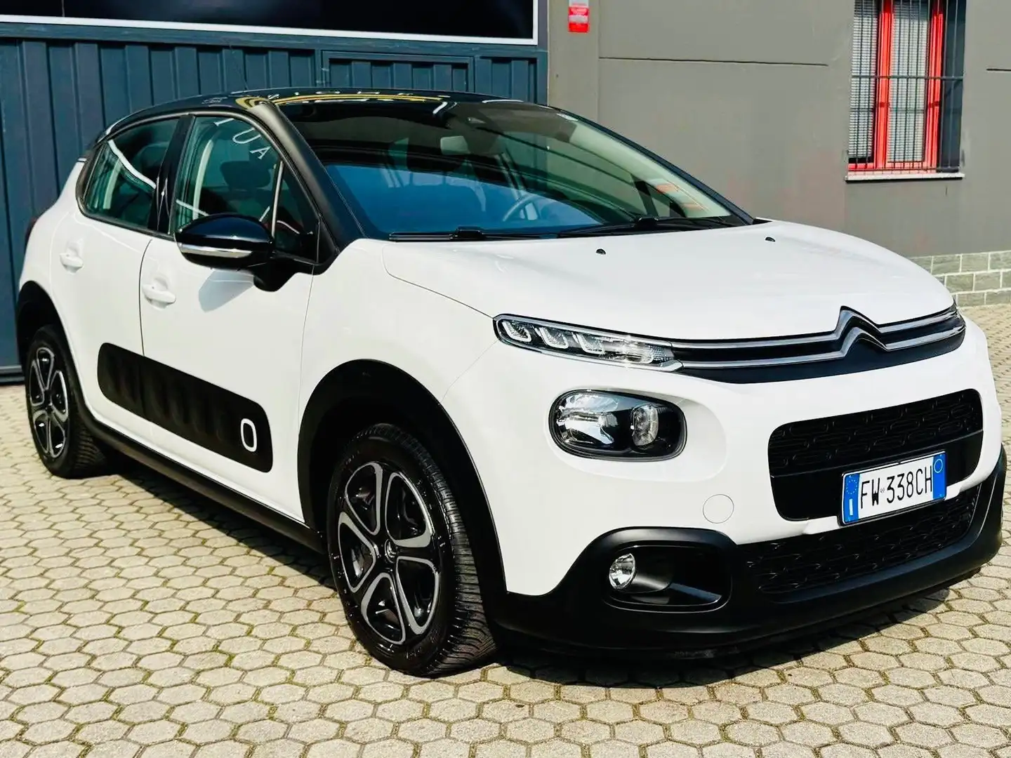 Citroen C3 CITROEN C3 1.2 CAMBIO AUTOMATICO Weiß - 1