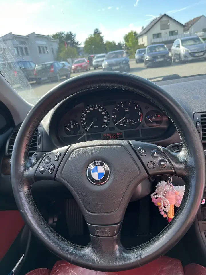 BMW 323i, foto 12