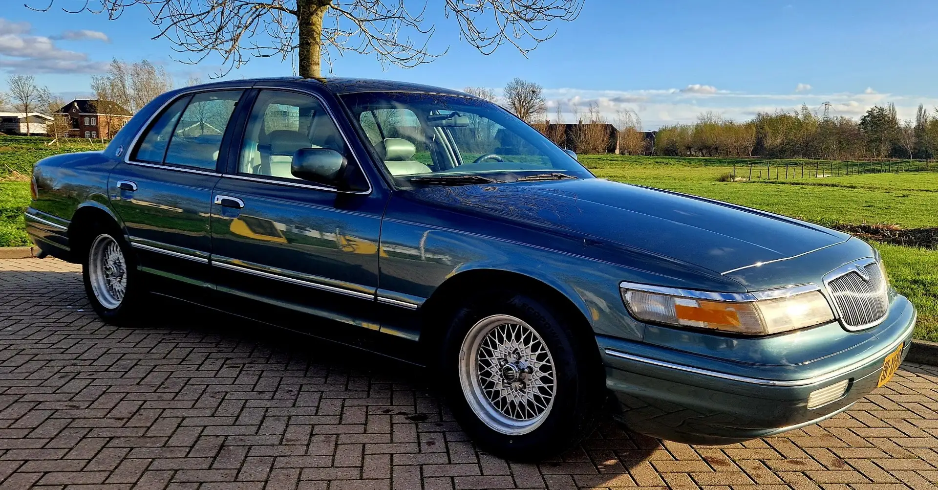 Mercury Marquis LS V8 Grün - 1