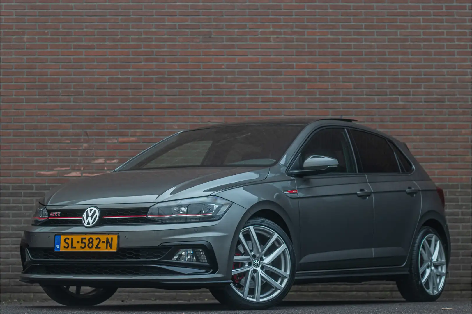 Volkswagen Polo GTI 2.0 TSI Origineel NL, Panoramadak, Full LED, Beats Grau - 1