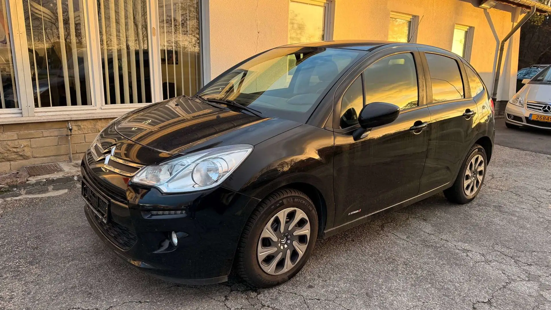 Citroen C3 C3 Pure Tech (VTi) 82 Exclusive Noir - 2