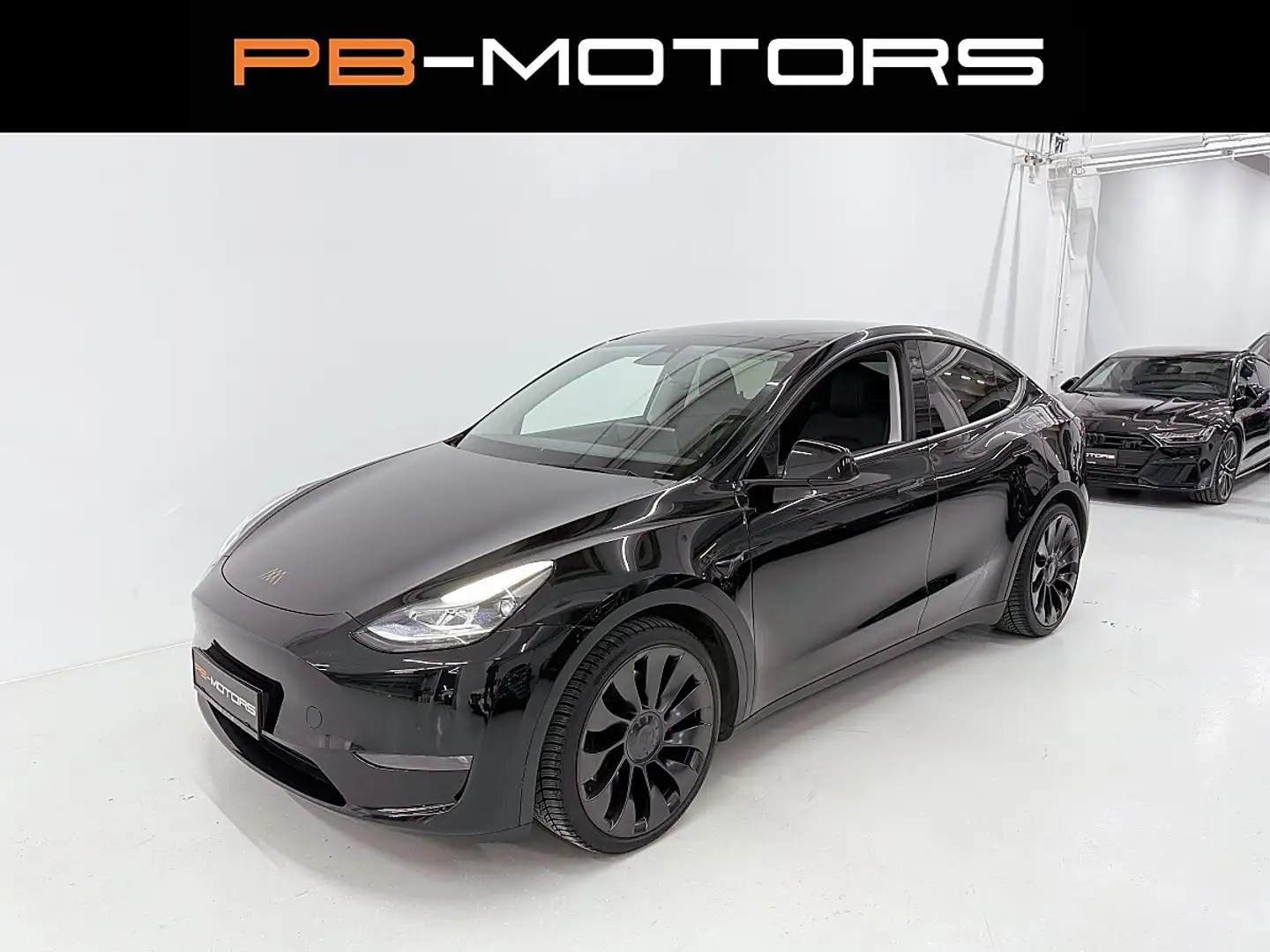 Tesla Model Y Performance AWD 21" AHK Schwarz - 1