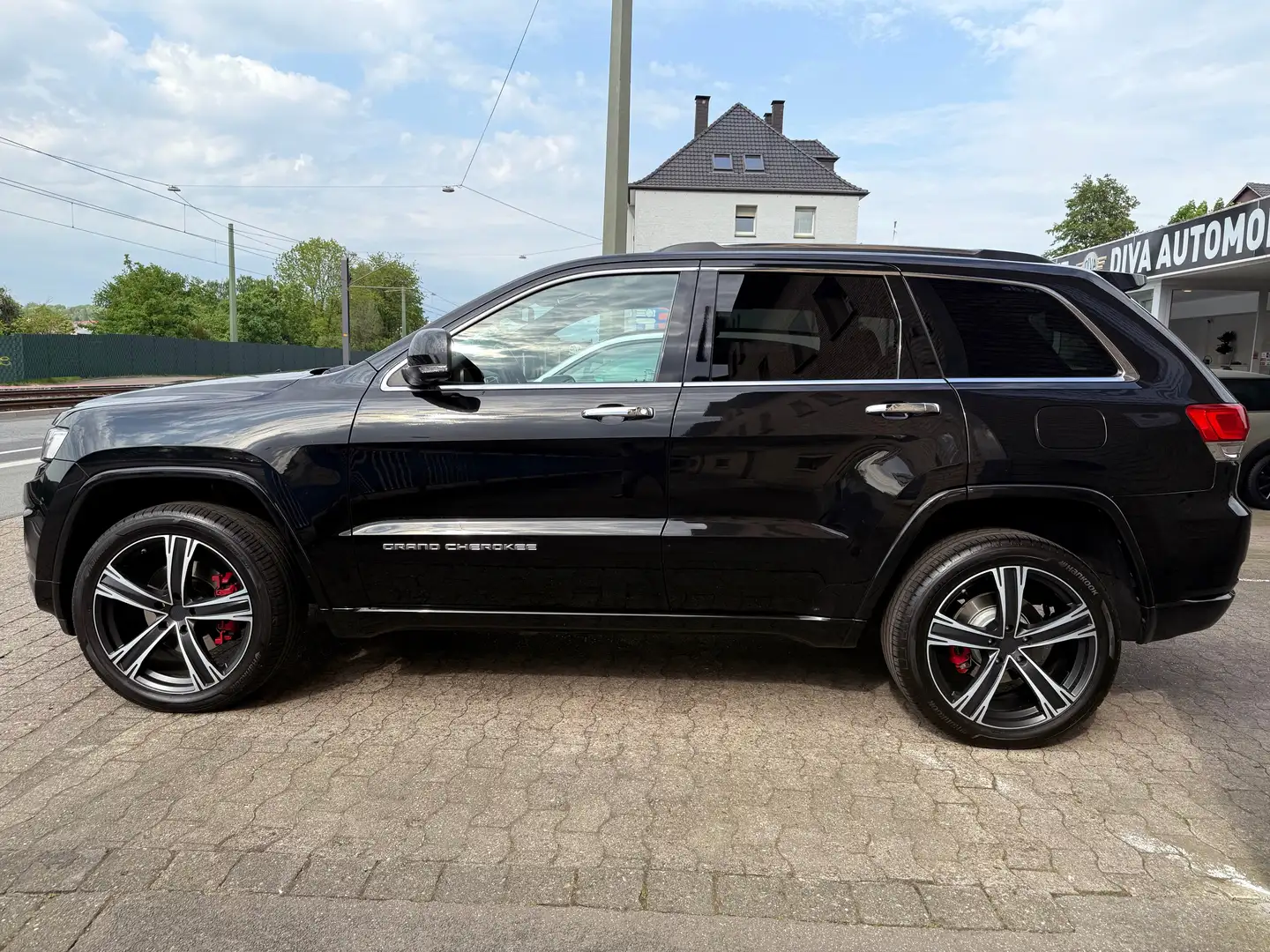 Jeep Grand Cherokee 3.0 CRD Overland 1.Hand Schwarz - 2