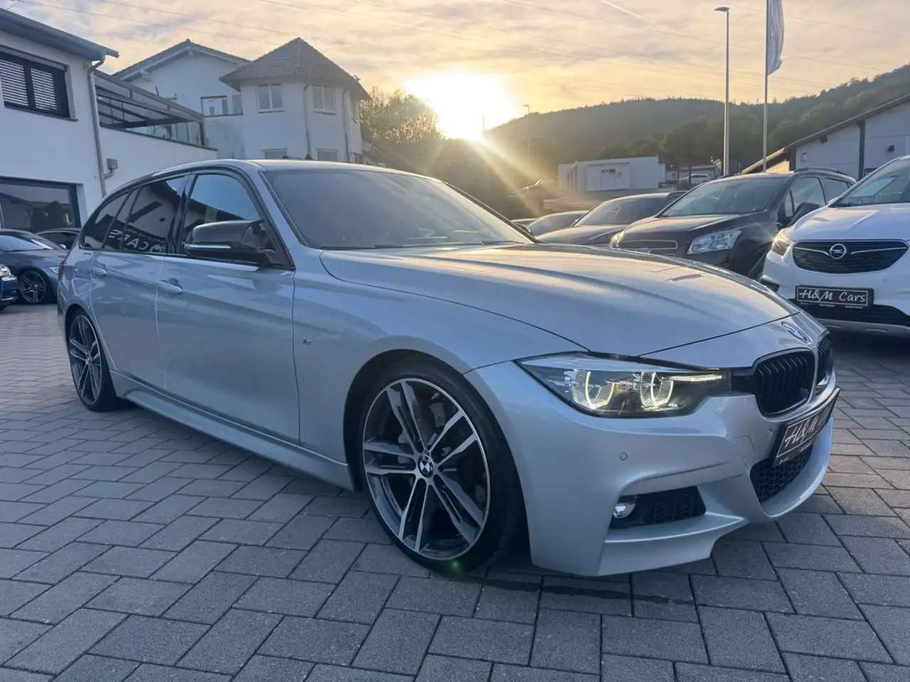 BMW 340i TOURING 326CH - M-SPORT - HUD - ATTELAGE - SELLERIE CUIR
