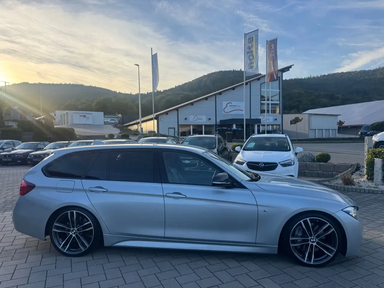 BMW 340i TOURING 326CH - M-SPORT - HUD - ATTELAGE - SELLERIE CUIR