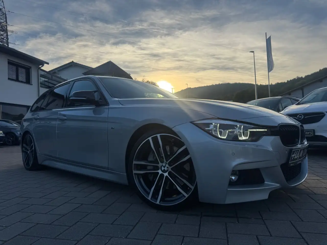 BMW 340i TOURING 326CH - M-SPORT - HUD - ATTELAGE - SELLERIE CUIR