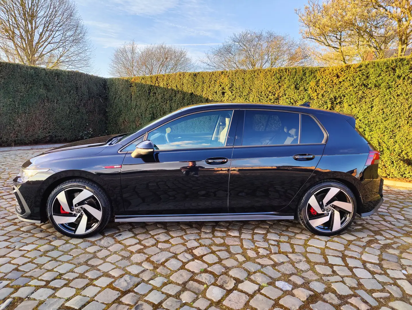 Volkswagen Golf GTI 2.0 TSI OPF DSG Zwart - 2