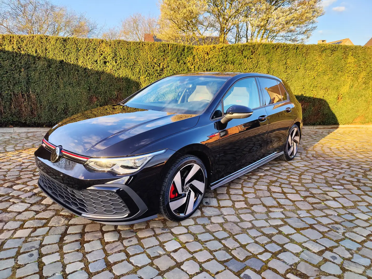 Volkswagen Golf GTI 2.0 TSI OPF DSG Zwart - 1