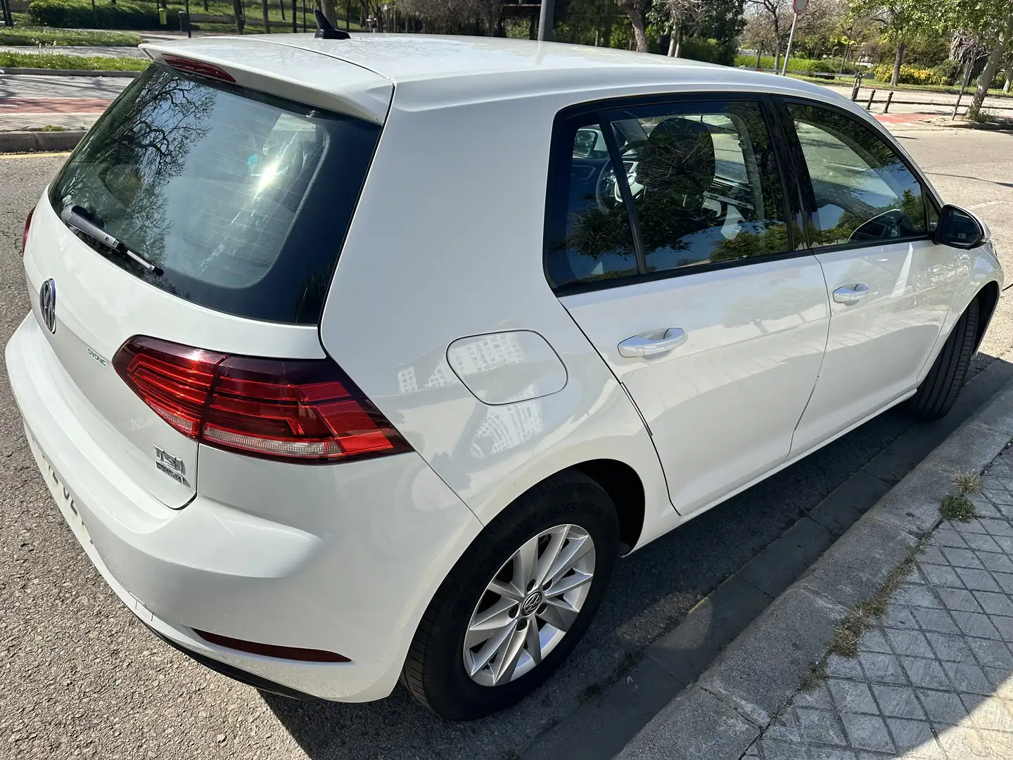 Volkswagen Golf Golf 1.0 TSI CR BMT Bluemotion 115 Bluemotion Blanco - 2