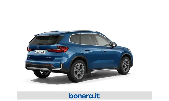 BMW X1 view 3