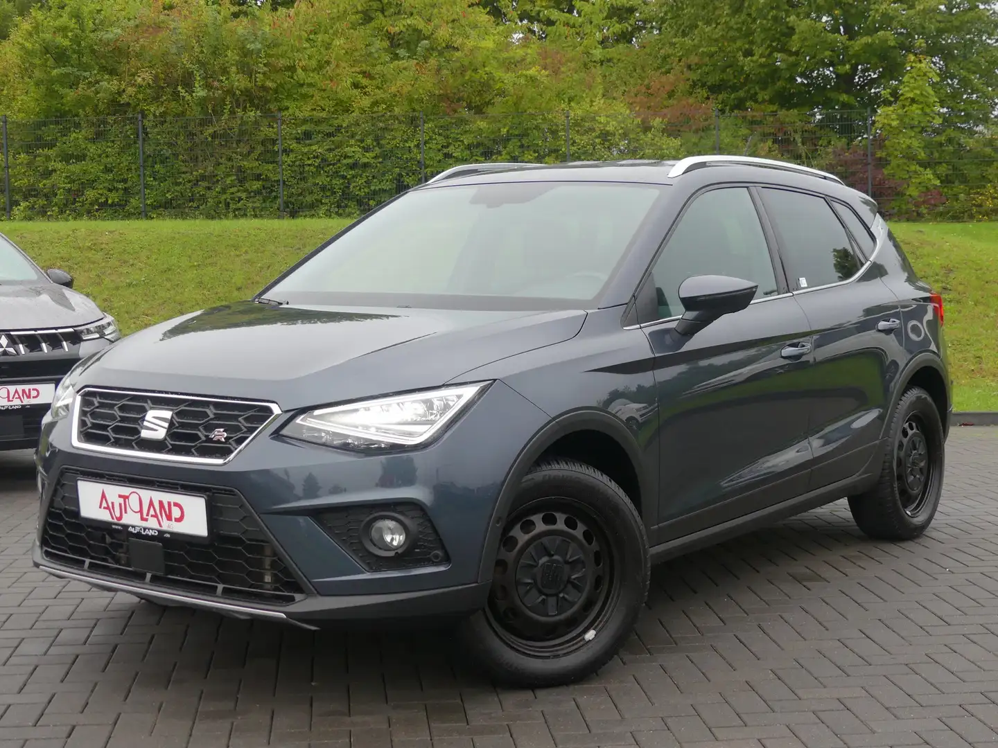 SEAT Arona 1.0 TSI FR LED Navi Sitzheizung Tempomat Grau - 2