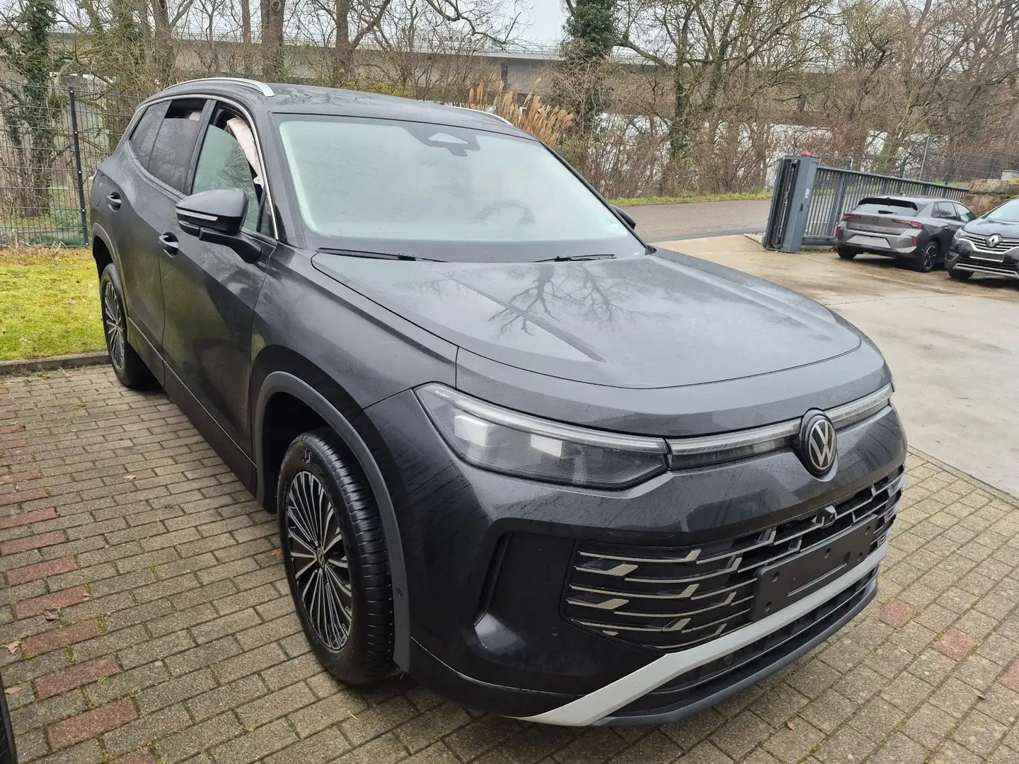 Volkswagen Tayron 1.5 TSI eHybrid 150 kW Elegance Zwart - 2