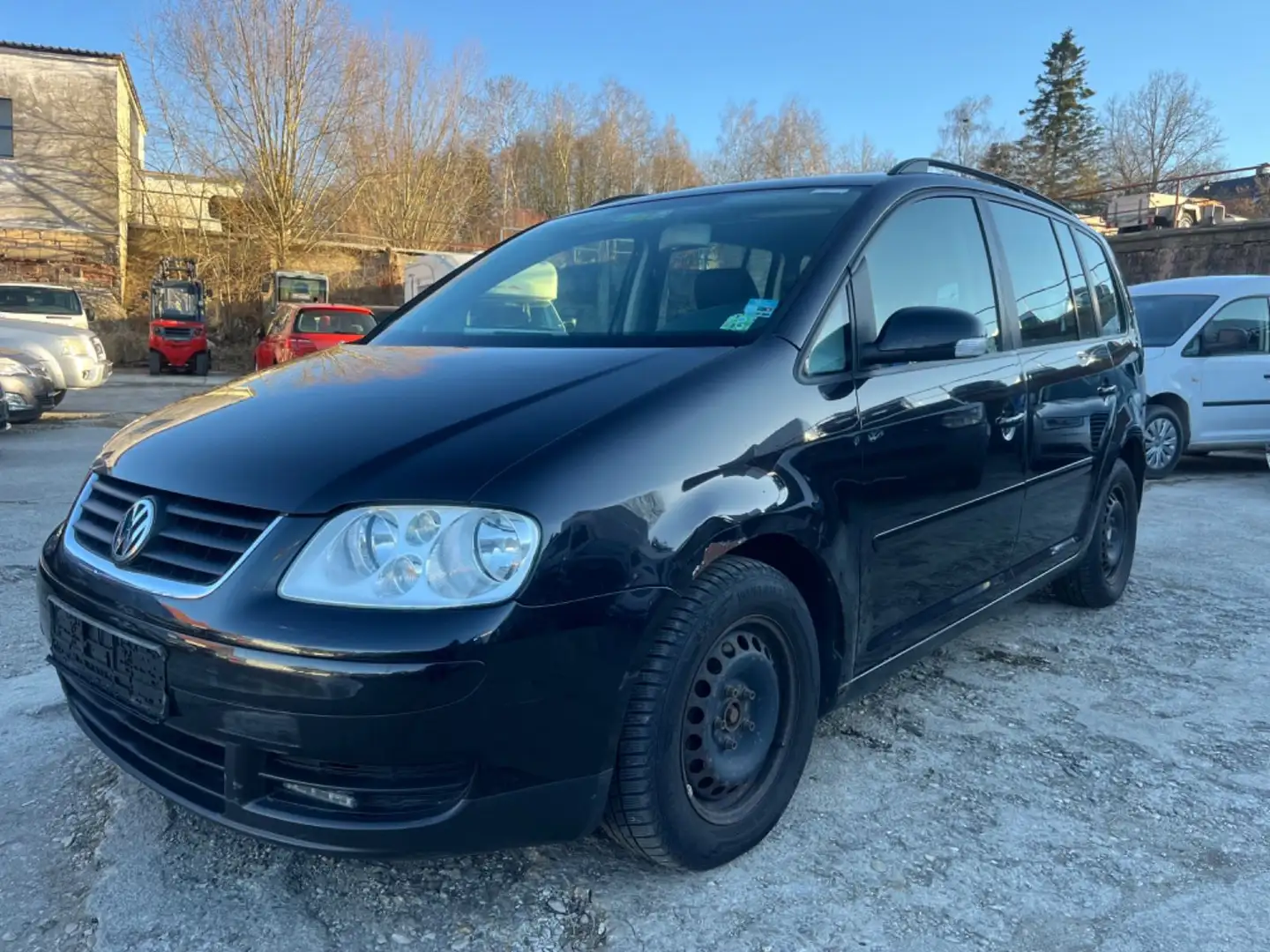 Volkswagen Touran Trendline 2.0TDI*VOLL-FAHRBEREIT* Siyah - 1