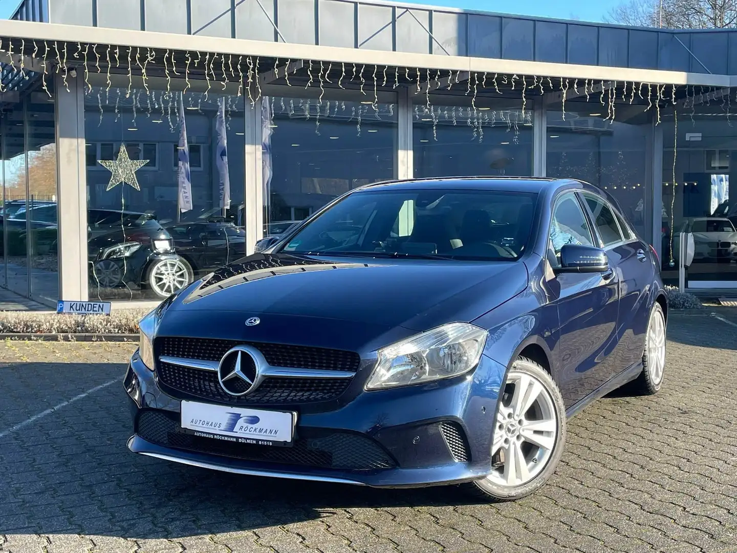 Mercedes-Benz A 200 AHK Navi PDC Tempo Blau - 2