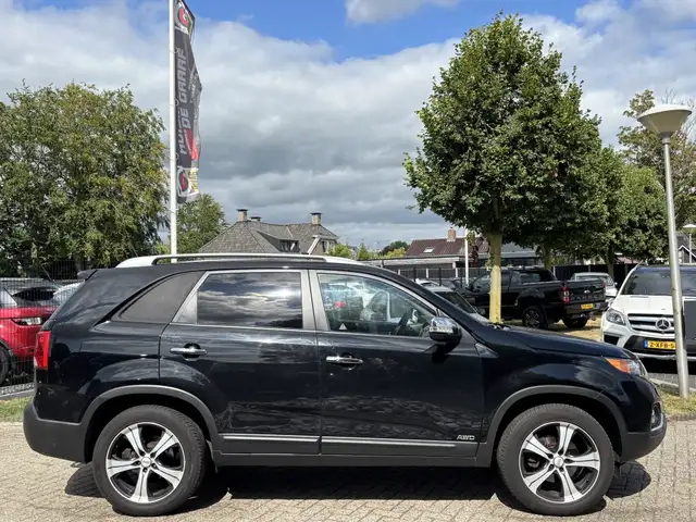 Kia Sorento view 3