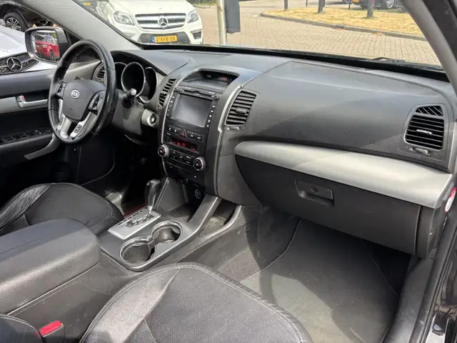 Kia Sorento view 7