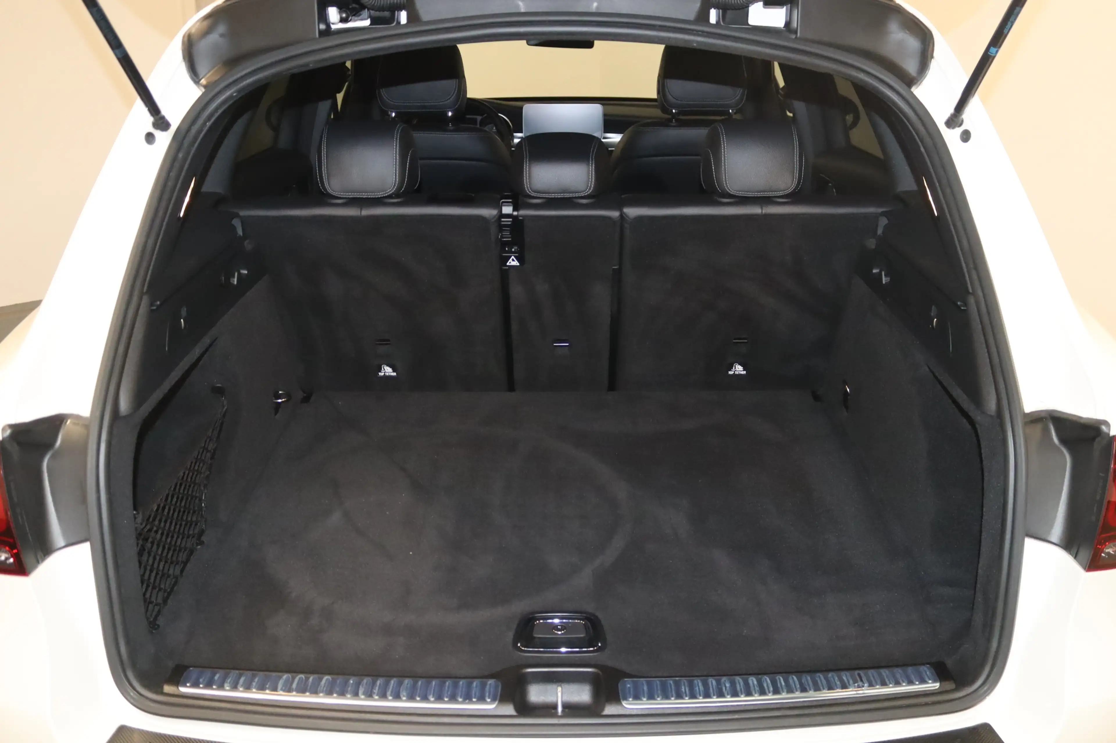 Mercedes-Benz GLC 220 d 4Matic AMG Line-PANO-MULTIB-360°-AHK- — photo 7