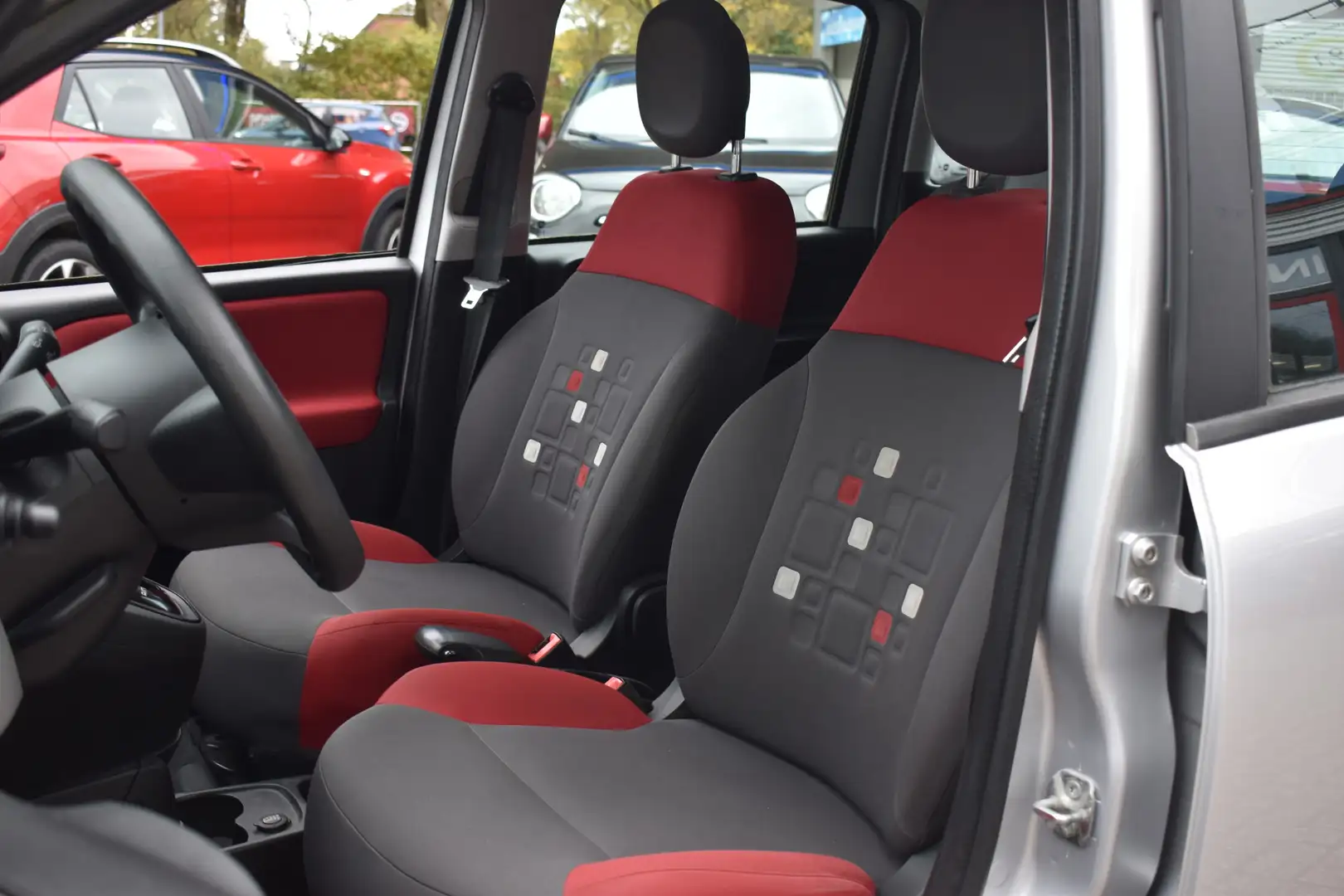 Fiat Panda 0.9 TwinAir Easy Automaat | 2e Eigenaar | Airco | Gris - 2