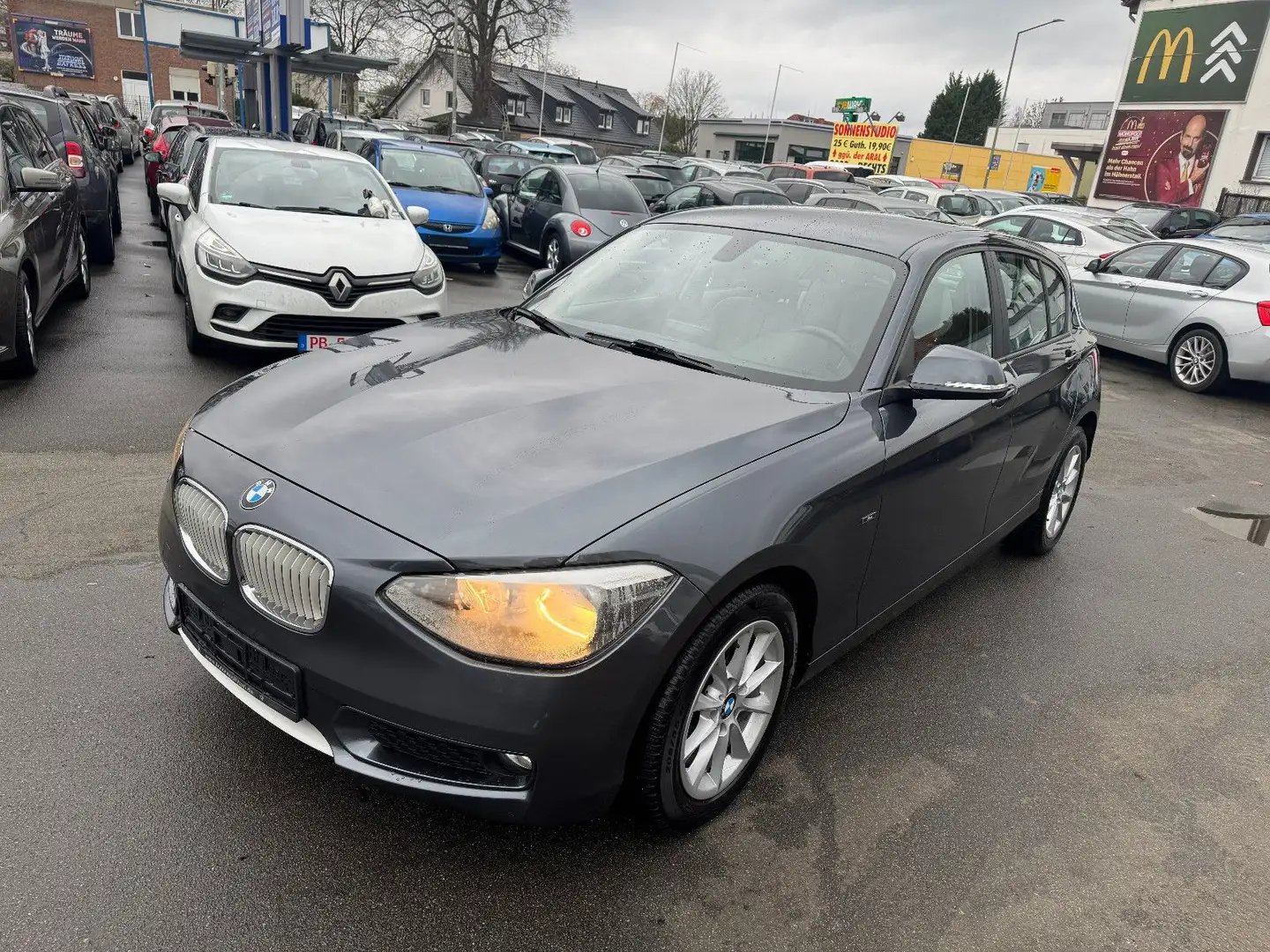 BMW 116 1 Limousine 5-trg. 116 i Grau - 1