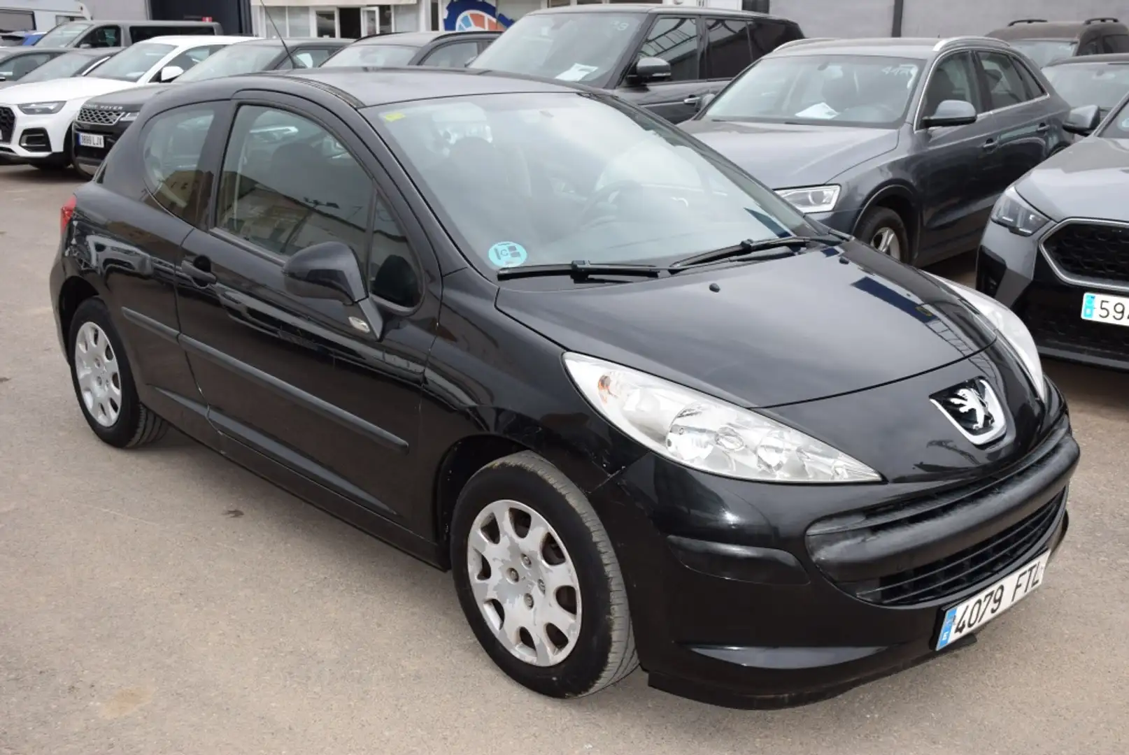 Peugeot 207 1.4i Urban 75 Negro - 1