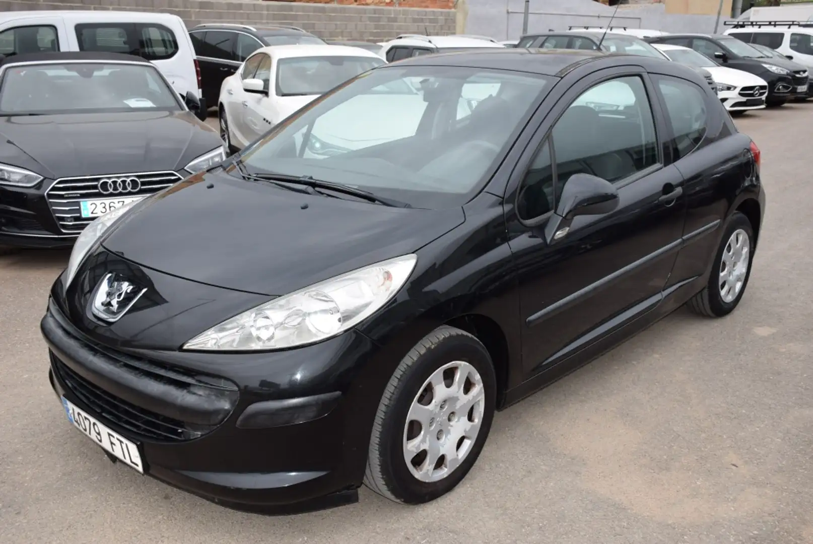 Peugeot 207 1.4i Urban 75 Negro - 2