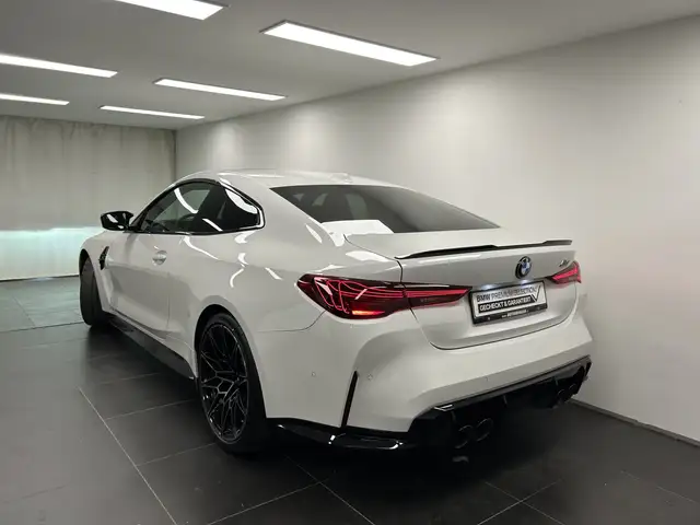 BMW M4 view 10