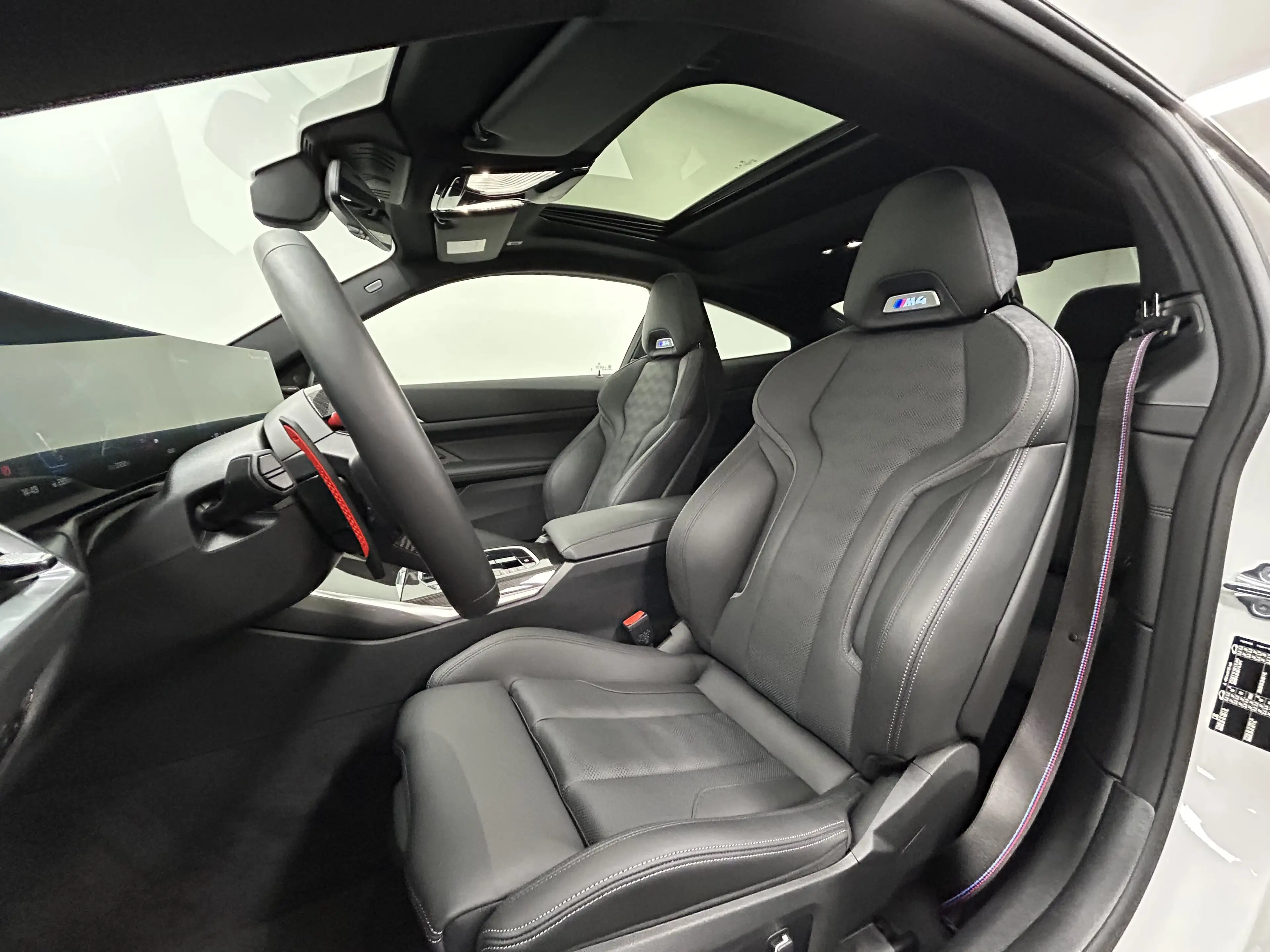 BMW M4 Competition Coupé — photo 17